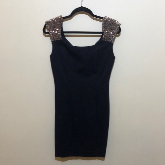 Black evening dress with gold cap sleeves - Picture 2 of 2